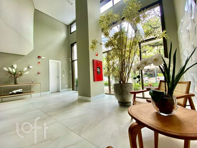 Apartamento com 125m², 3 dormitórios, 3 suítes, 3 vagas, Petrópolis em Porto Alegre