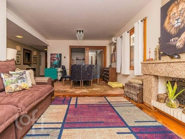 Apartamento com 175m², 3 dormitórios, 1 suíte, 2 vagas, Petrópolis em Porto Alegre