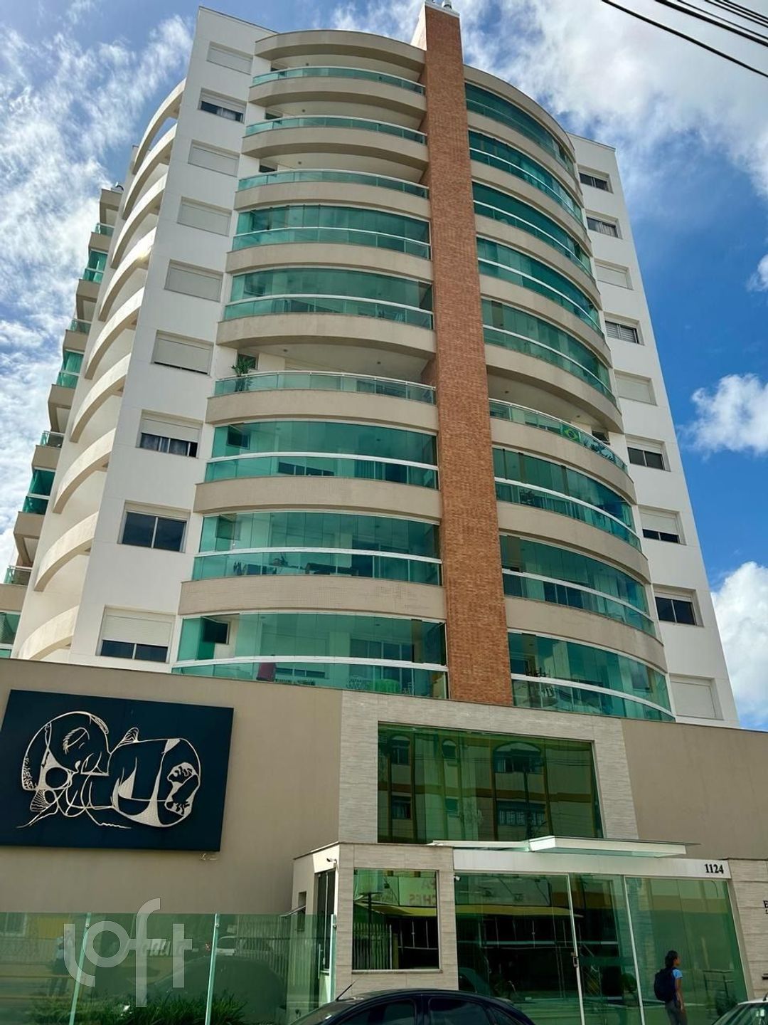 Apartamentos com 177m², 3 quartos, 1 suíte, 2 garagens, no bairro Canto em Florianópolis