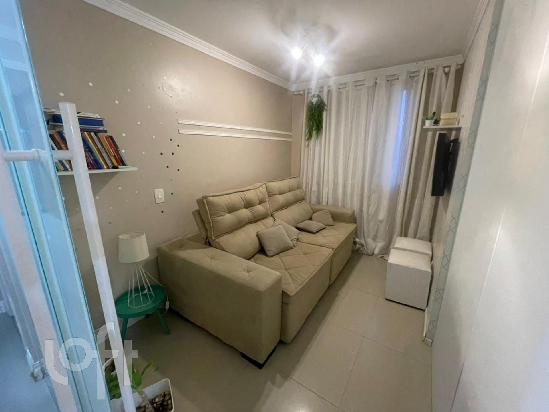 Apartamento à venda com 3 quartos, 67m² - Foto 2