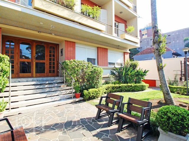 Apartamento com 117m², 3 dormitórios, 1 vaga, Auxiliadora em Porto Alegre