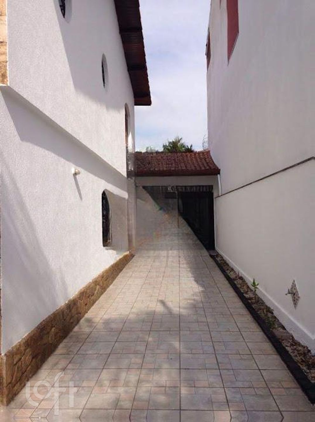 Casa à venda com 3 quartos, 230m² - Foto 2