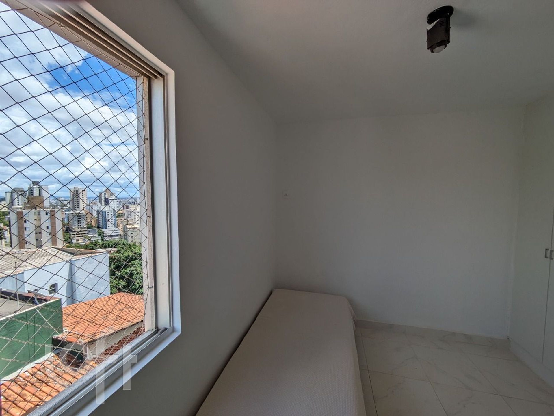 Apartamento à venda com 2 quartos, 70m² - Foto 11