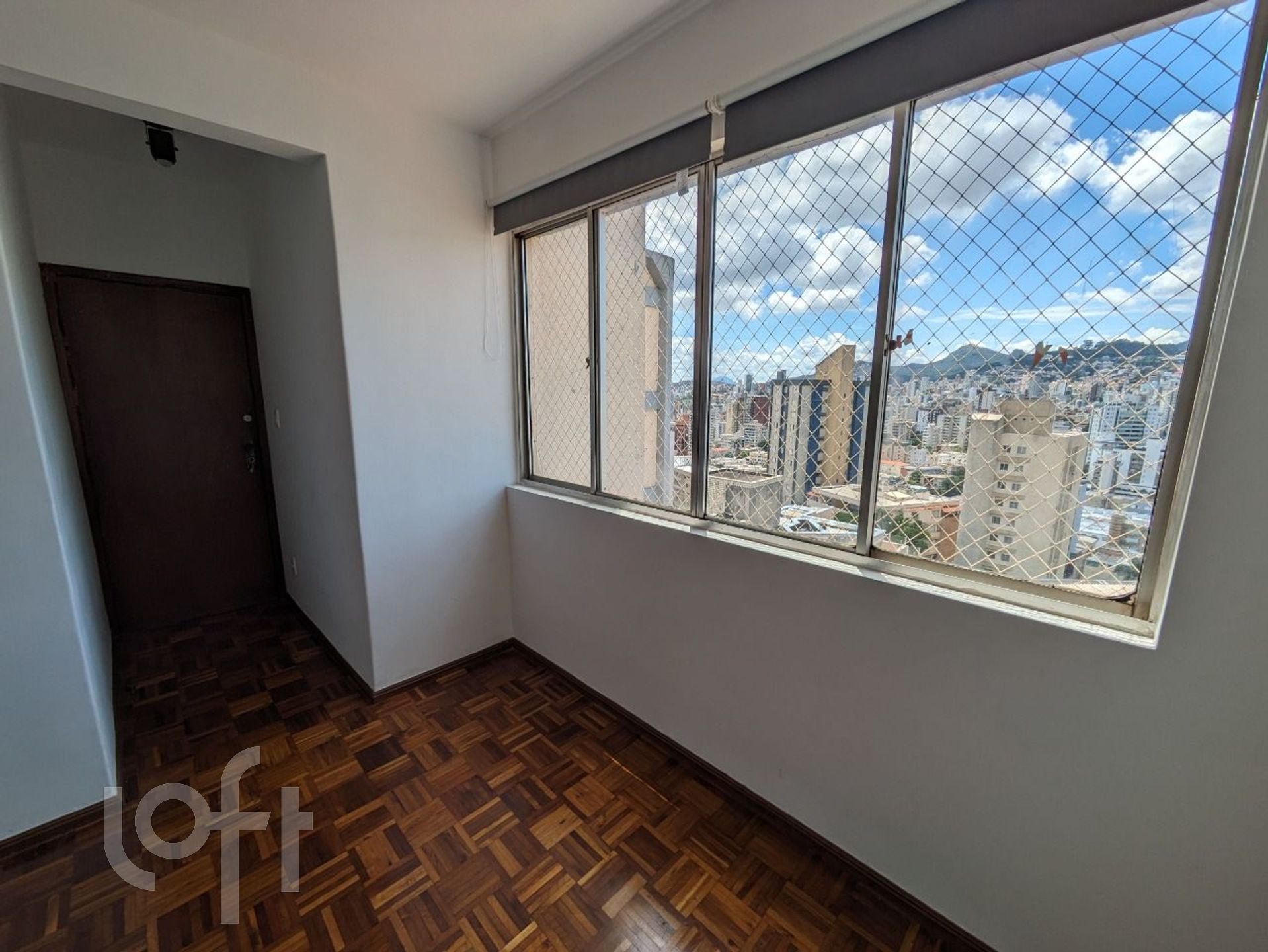 Apartamento à venda com 2 quartos, 70m² - Foto 4