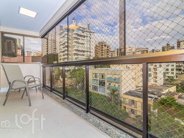 Apartamento com 144m², 3 dormitórios, 1 suíte, 2 vagas, Rio Branco em Porto Alegre