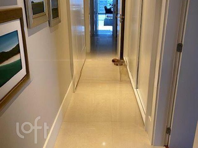 Apartamento com 333m², 3 dormitórios, 3 suítes, 4 vagas, Bela Vista em Porto Alegre