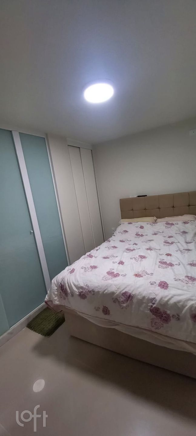 Apartamento à venda com 2 quartos, 76m² - Foto 4