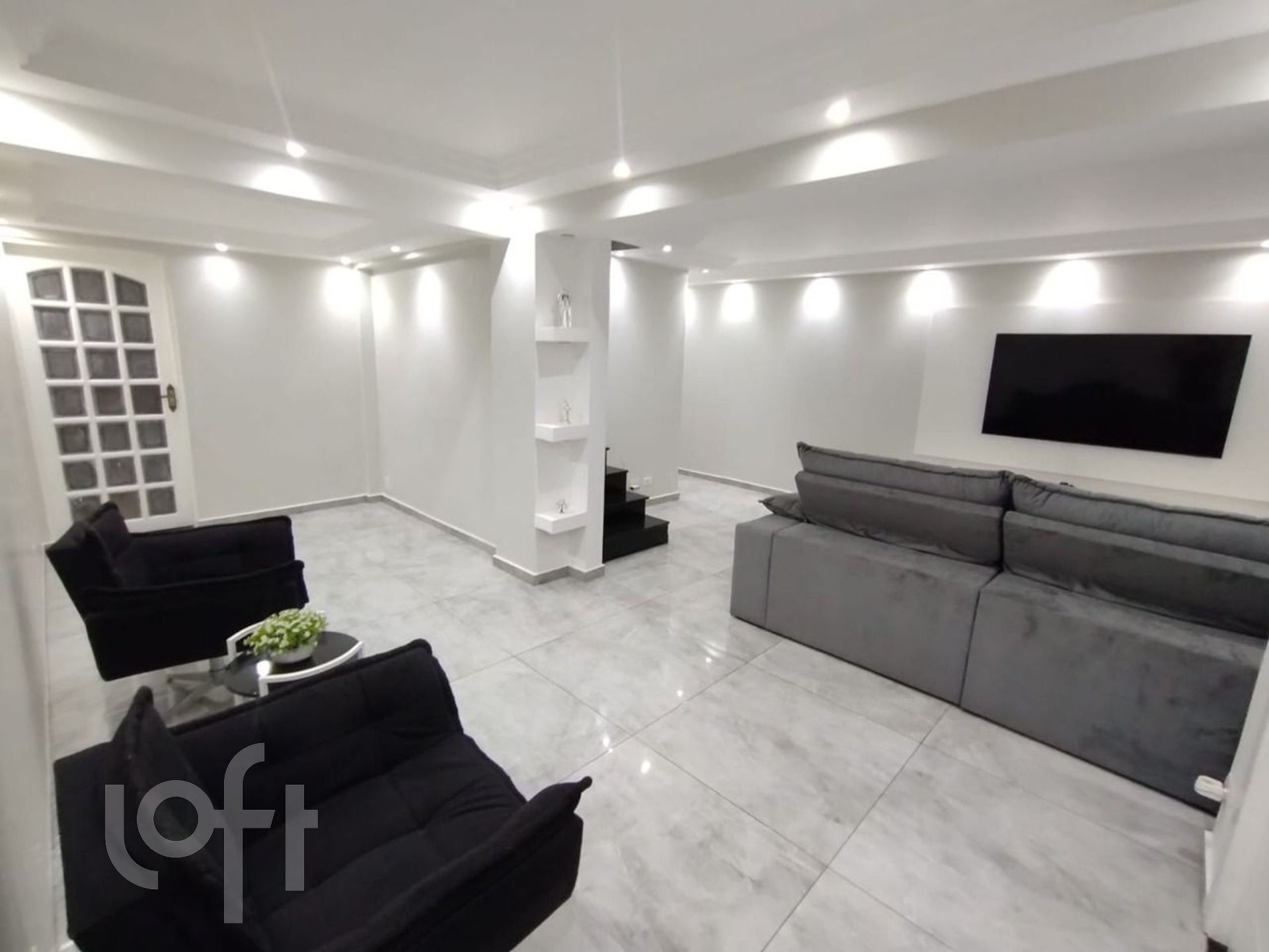 Casa à venda com 3 quartos, 140m² - Foto 1