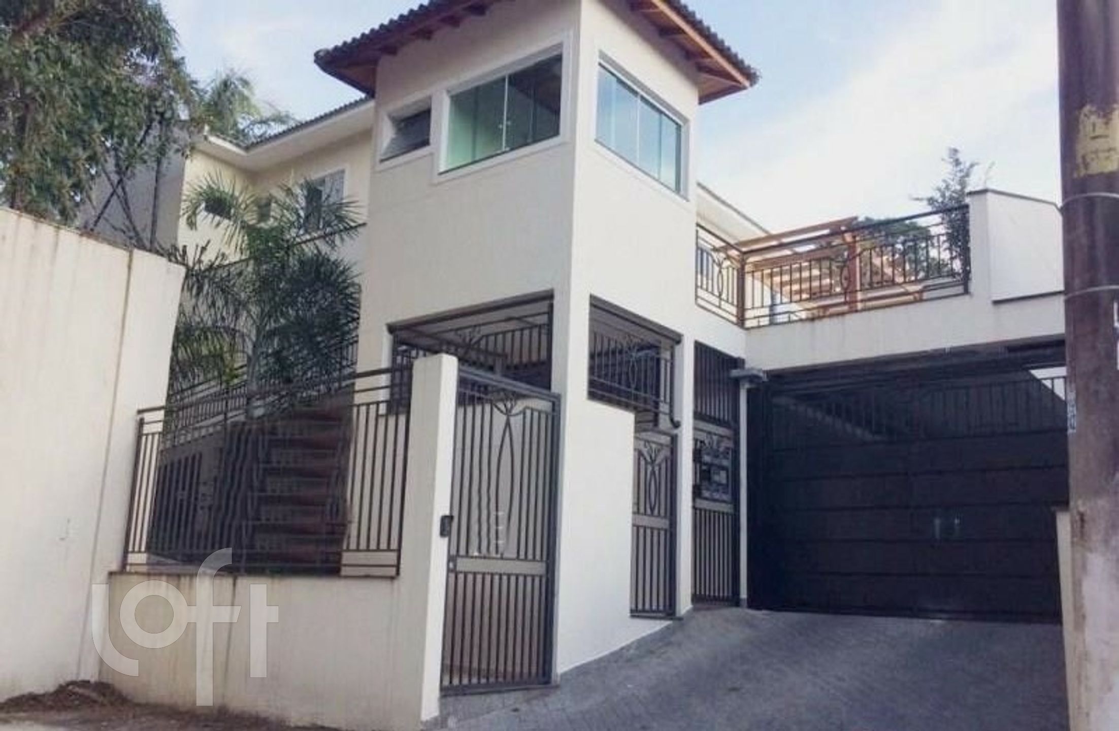 Casa de Condomínio à venda com 4 quartos, 380m² - Foto 1