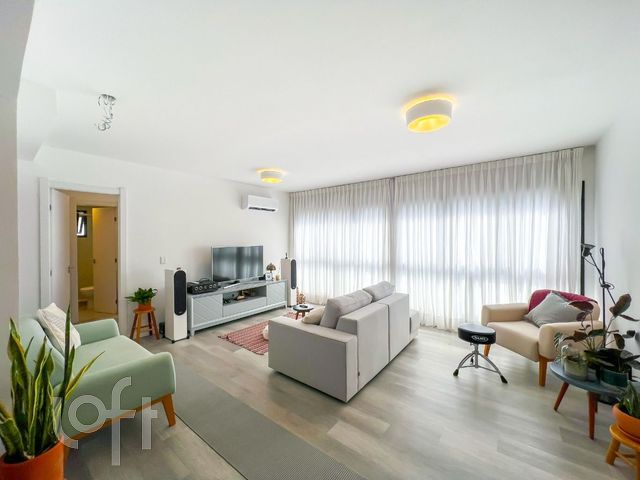 Apartamento com 94m², 2 dormitórios, 1 suíte, 2 vagas, Menino Deus em Porto Alegre