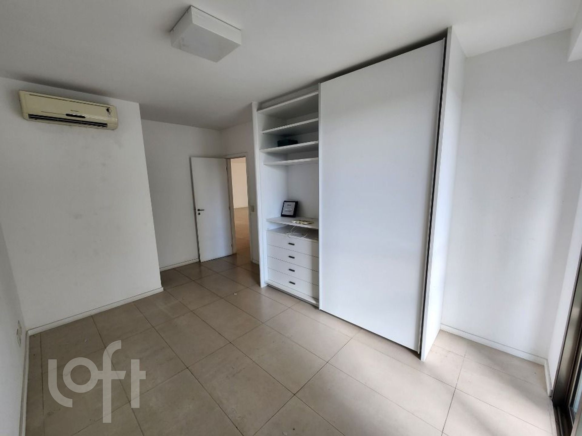 Apartamento à venda com 3 quartos, 275m² - Foto 12