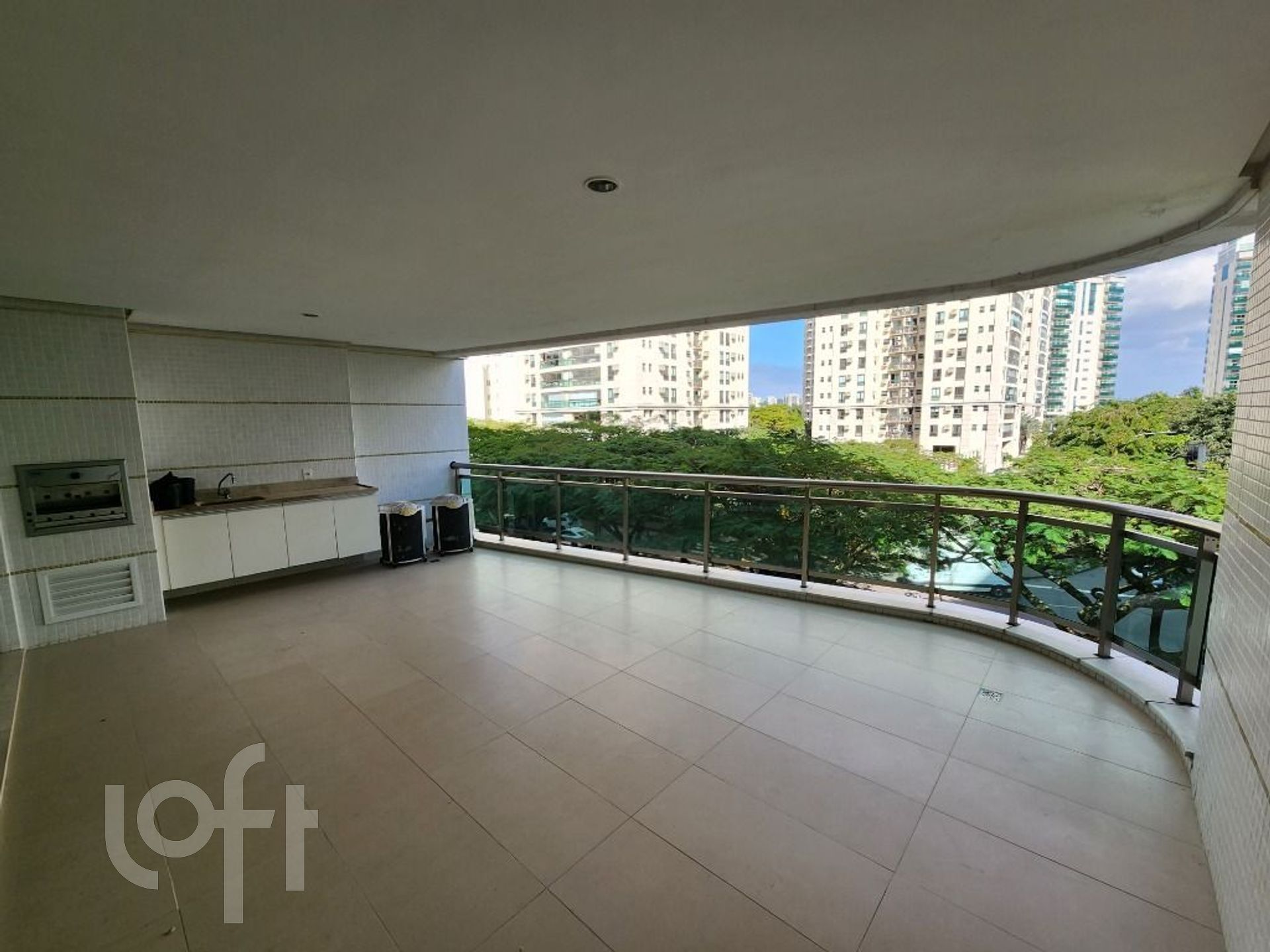 Apartamento à venda com 3 quartos, 275m² - Foto 3