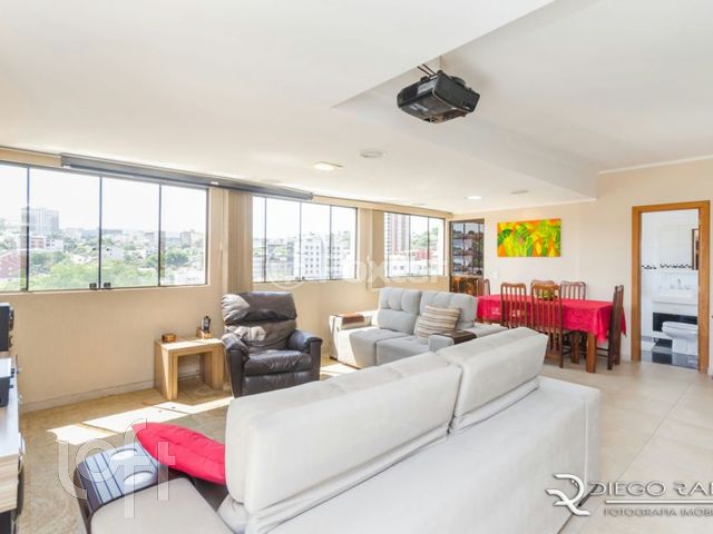 Apartamento com 195m², 3 dormitórios, 1 suíte, 2 vagas, Chácara das Pedras em Porto Alegre