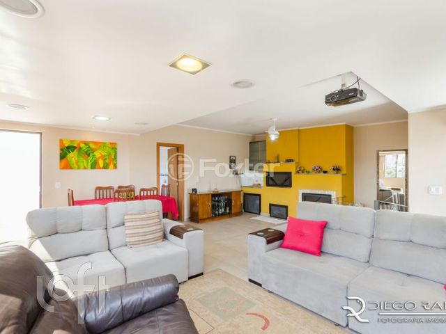 Apartamento com 195m², 3 dormitórios, 1 suíte, 2 vagas, Chácara das Pedras em Porto Alegre