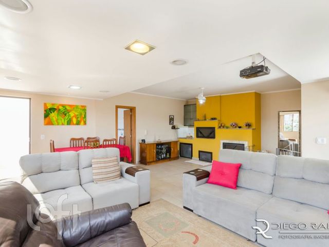 Apartamento com 195m², 3 dormitórios, 1 suíte, 2 vagas, Chácara das Pedras em Porto Alegre