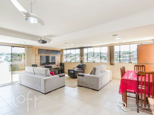 Apartamento com 195m², 3 dormitórios, 1 suíte, 2 vagas, Chácara das Pedras em Porto Alegre