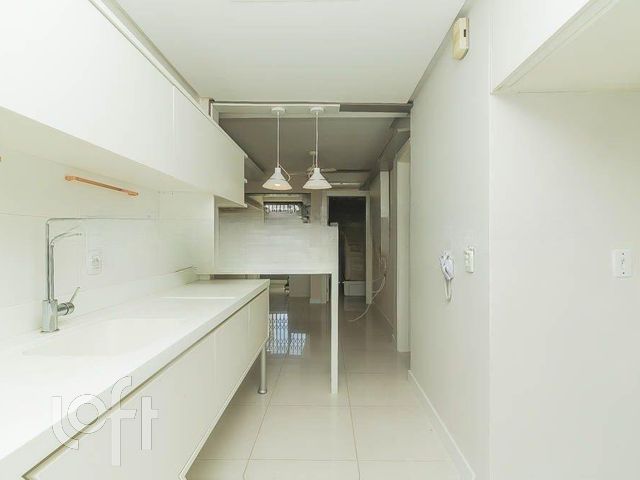 Apartamento com 49m², 1 dormitório, 1 vaga, Petrópolis em Porto Alegre