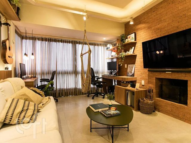 Apartamento com 75m², 2 dormitórios, 1 suíte, 2 vagas, Petrópolis em Porto Alegre