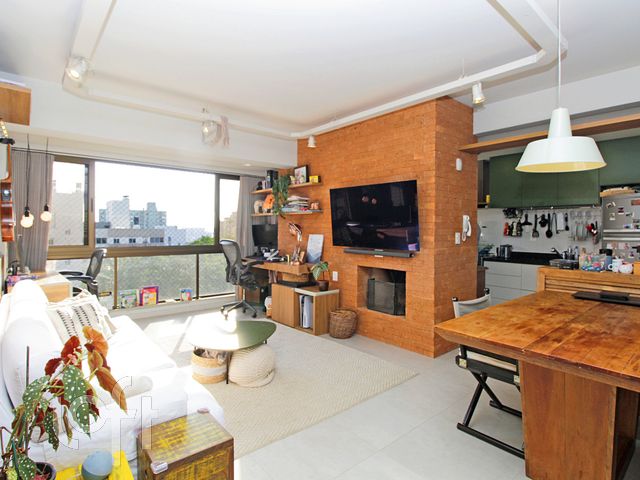 Apartamento com 75m², 2 dormitórios, 1 suíte, 2 vagas, Petrópolis em Porto Alegre