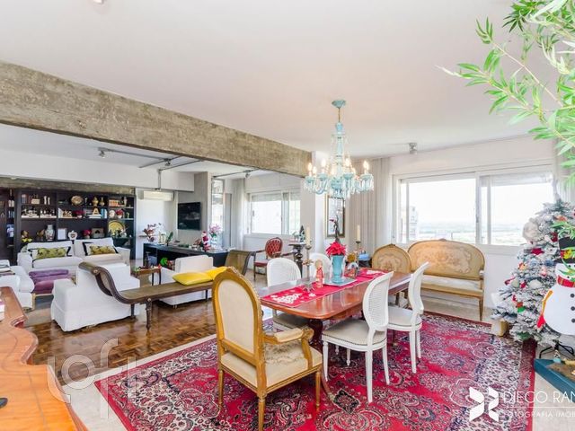 Apartamento com 248m², 3 dormitórios, 1 suíte, 2 vagas, Rio Branco em Porto Alegre