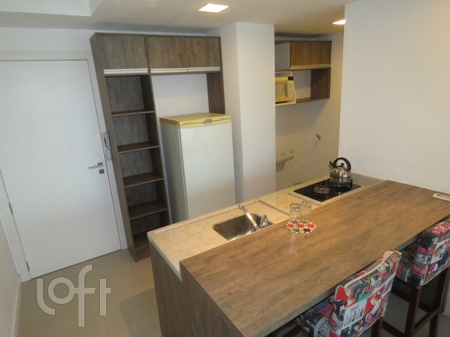 Apartamento com 38m², 1 dormitório, 1 vaga, Praia de Belas em Porto Alegre