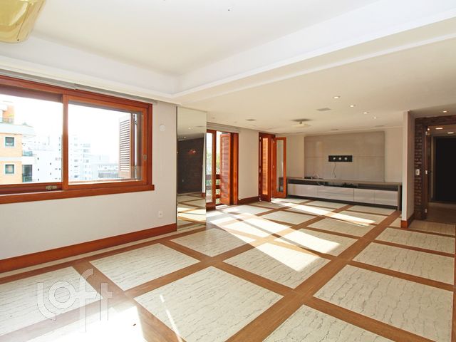 Apartamento com 170m², 3 dormitórios, 1 suíte, 2 vagas, Independência em Porto Alegre