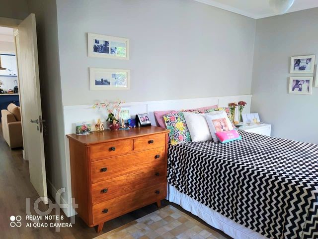 Apartamento com 84m², 2 dormitórios, 1 suíte, 2 vagas, Rio Branco em Porto Alegre