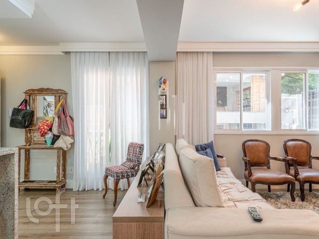 Apartamento com 84m², 2 dormitórios, 1 suíte, 2 vagas, Rio Branco em Porto Alegre