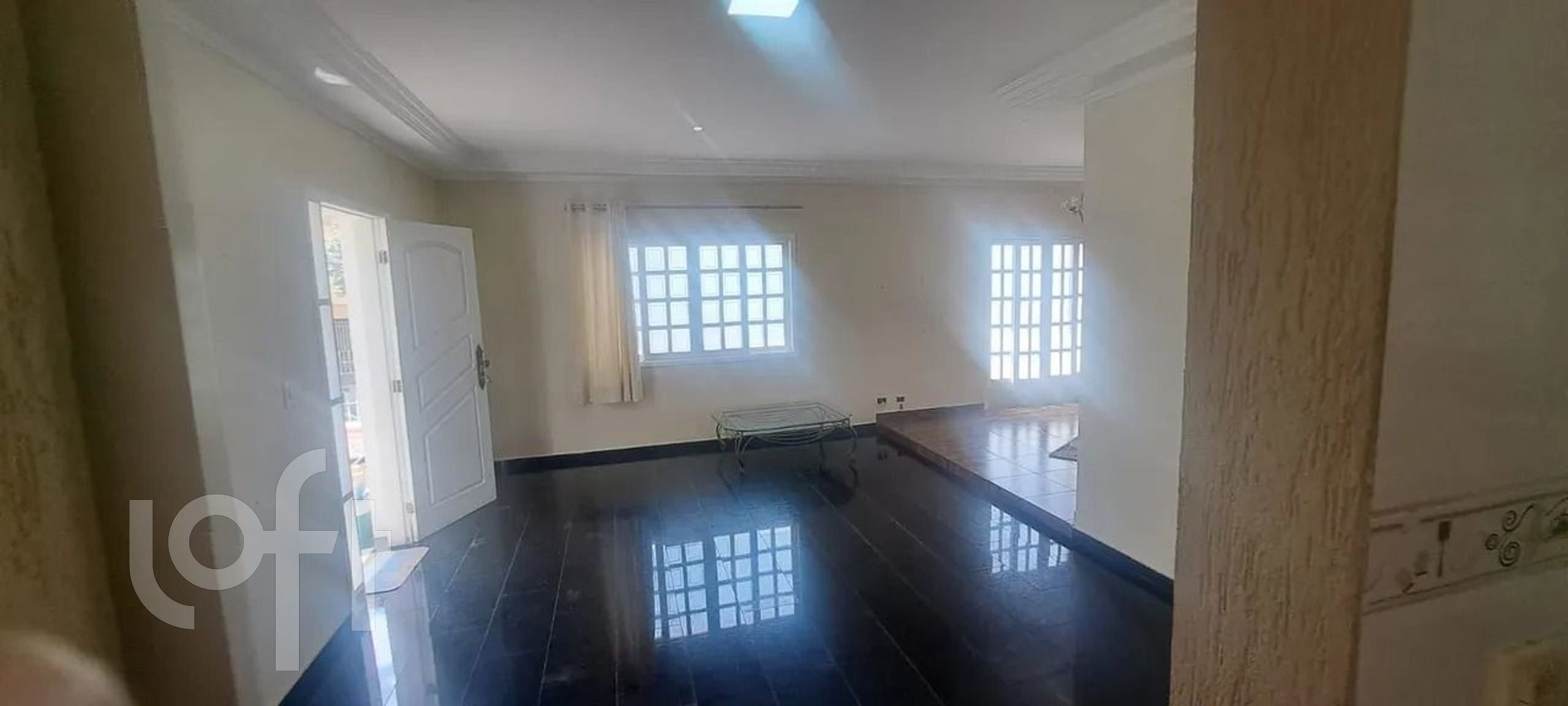 Casa à venda em Água Rasa com 250 m², 3 quartos, 1