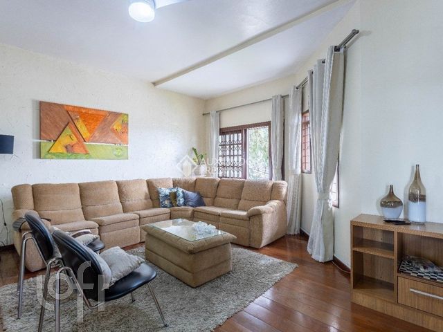 Casa com 432m², 6 dormitórios, 2 suítes, 5 vagas, Cristo Redentor em Porto Alegre