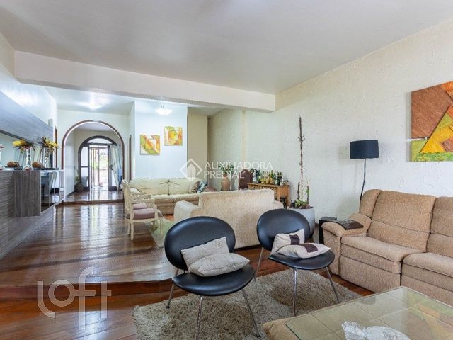 Casa com 432m², 6 dormitórios, 2 suítes, 5 vagas, Cristo Redentor em Porto Alegre