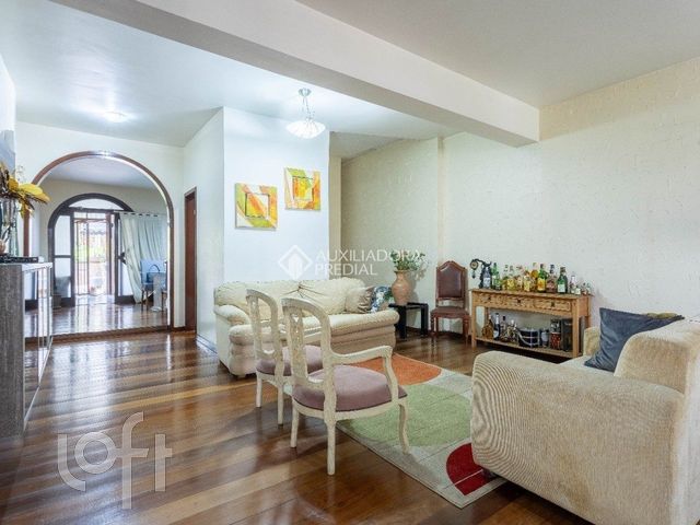 Casa com 432m², 6 dormitórios, 2 suítes, 5 vagas, Cristo Redentor em Porto Alegre