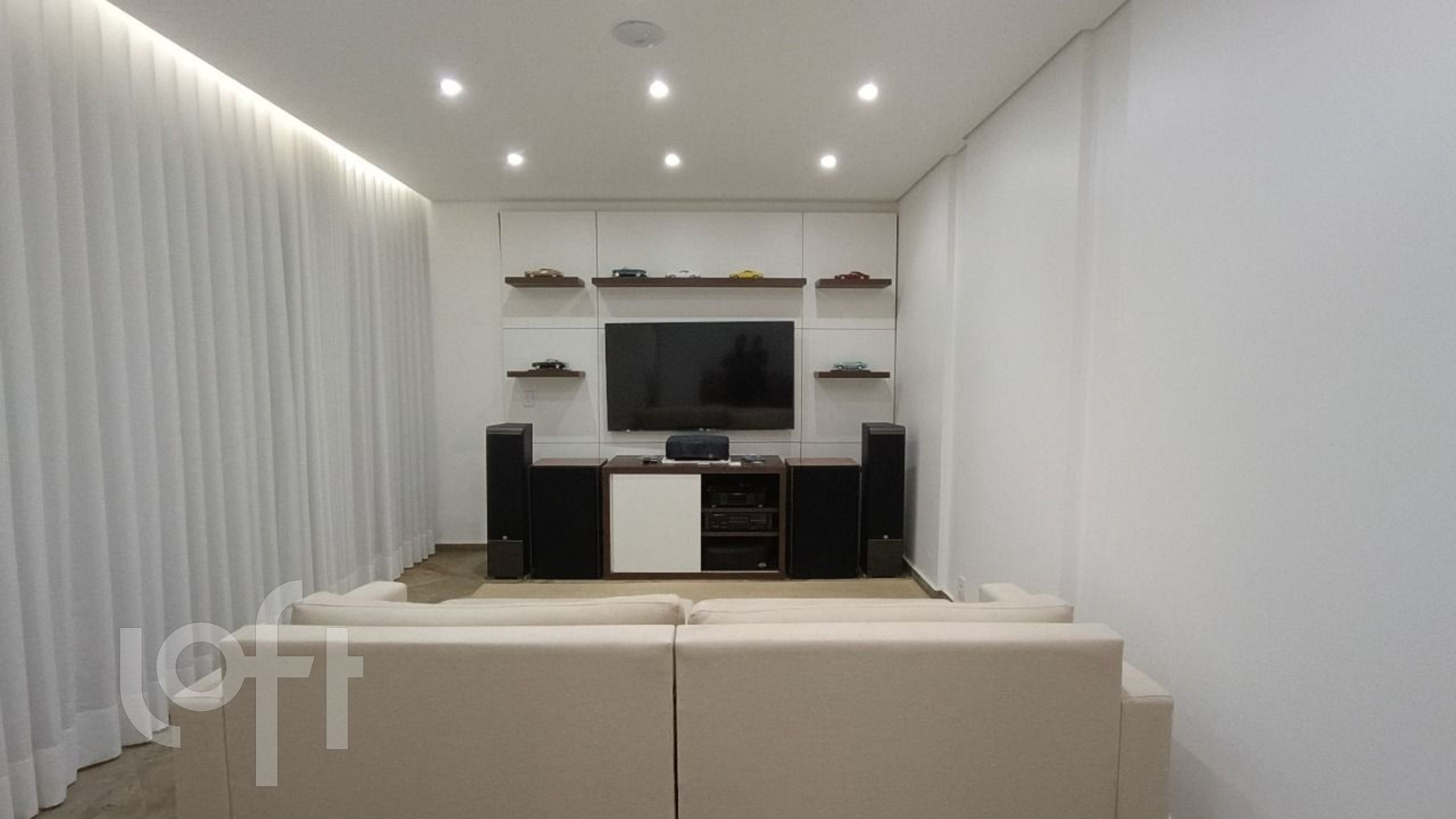 Casa à venda com 6 quartos, 390m² - Foto 1