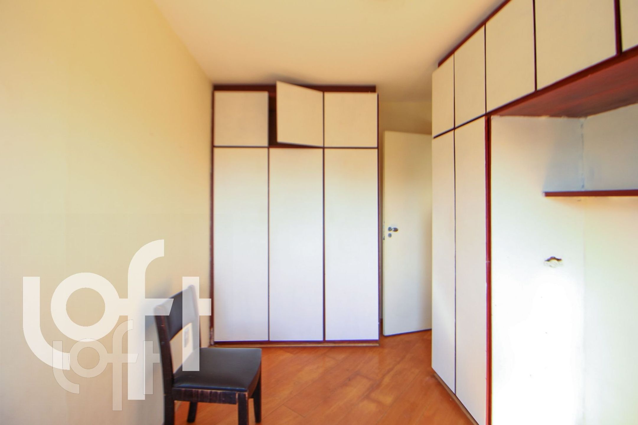 Apartamento à venda com 2 quartos, 61m² - Foto 3