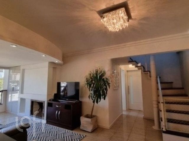 Apartamento com 155m², 2 dormitórios, 1 suíte, 2 vagas, São João em Porto Alegre