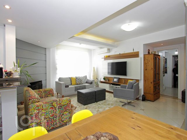 Apartamento com 187m², 2 dormitórios, 1 suíte, 1 vaga, Rio Branco em Porto Alegre