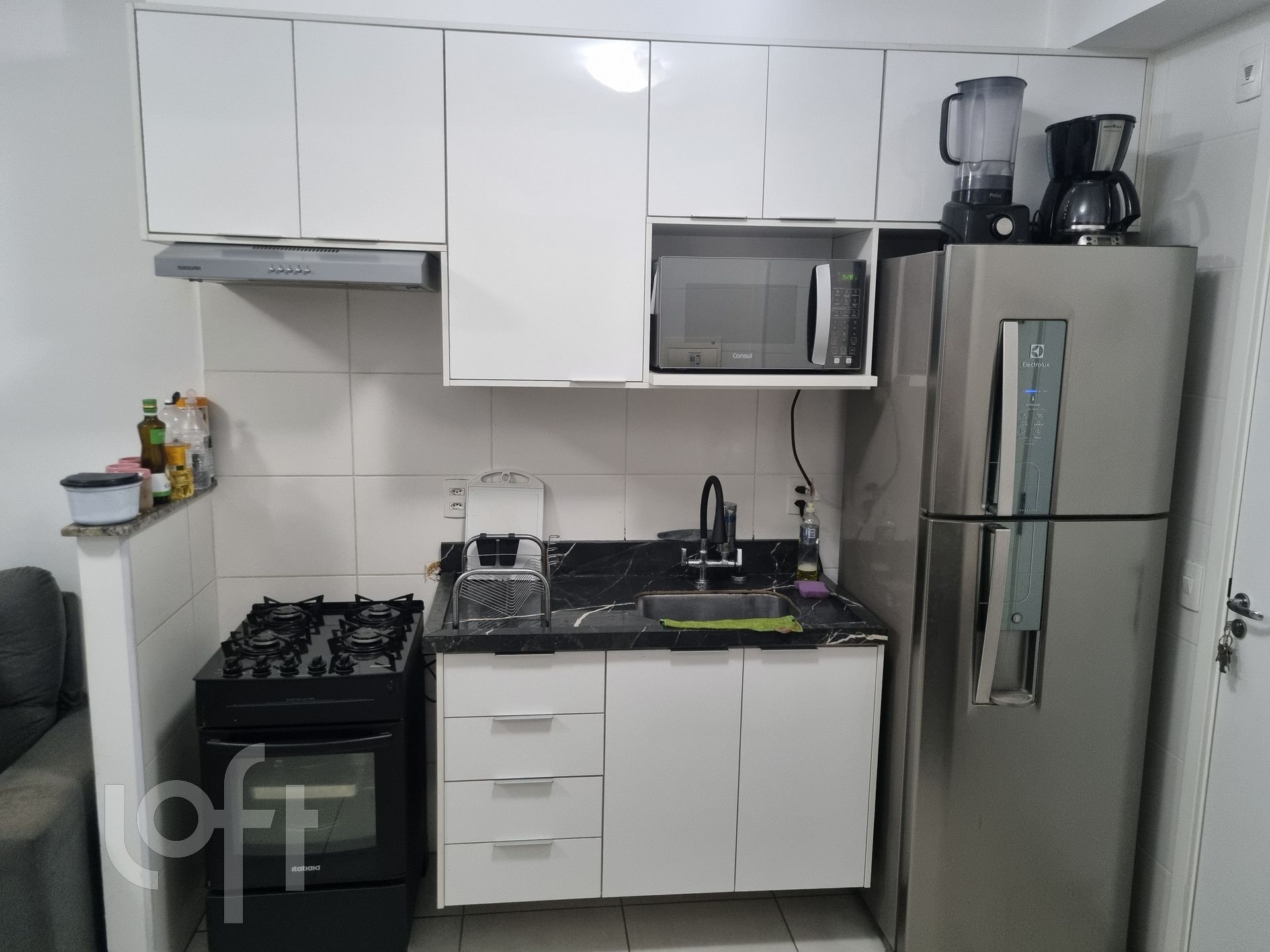 Apartamento à venda com 2 quartos, 32m² - Foto 2