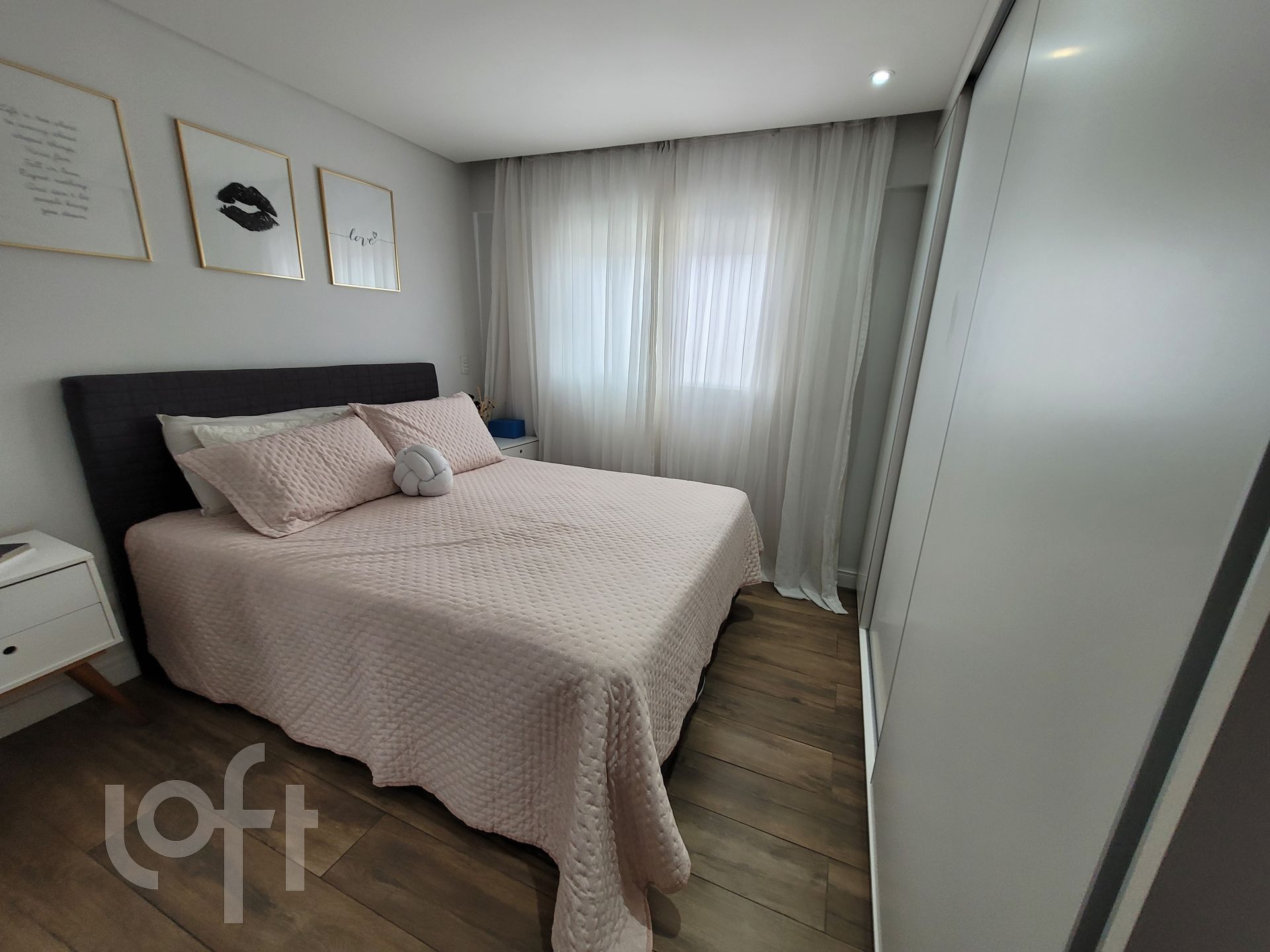 Apartamento à venda com 2 quartos, 62m² - Foto 2