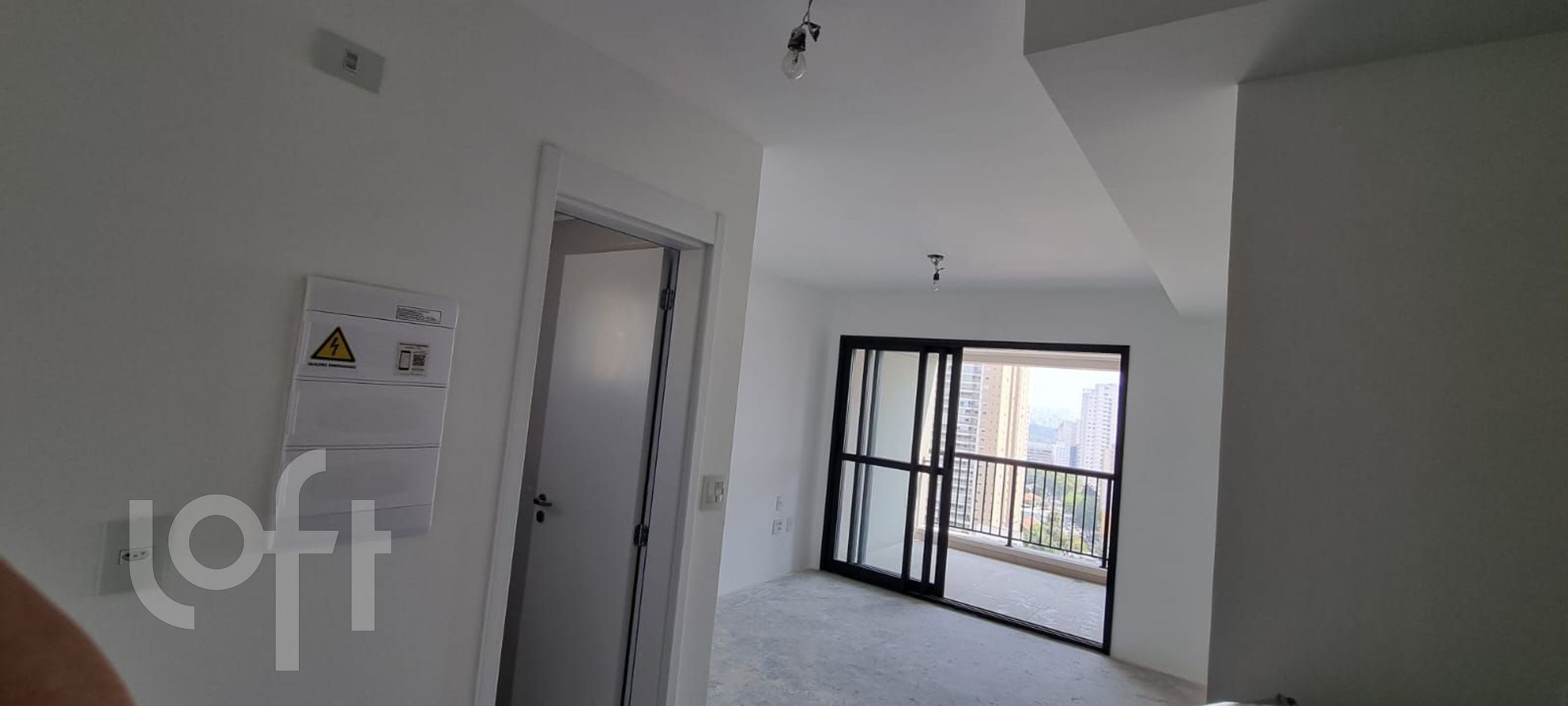 Apartamento à venda com 1 quarto, 29m² - Foto 1