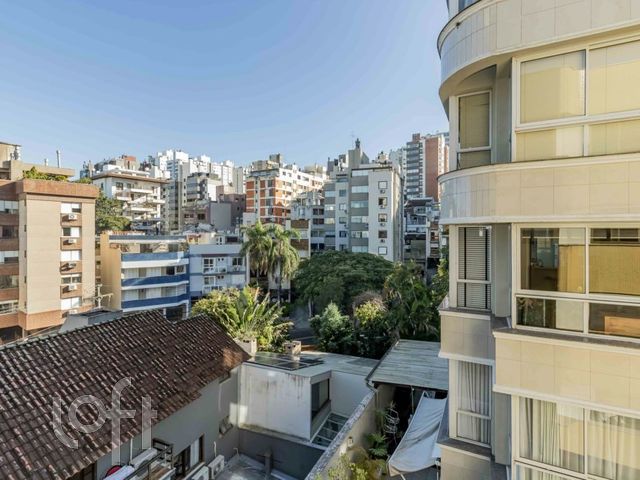 Apartamento com 74m², 2 dormitórios, 1 suíte, 2 vagas, Bela Vista em Porto Alegre