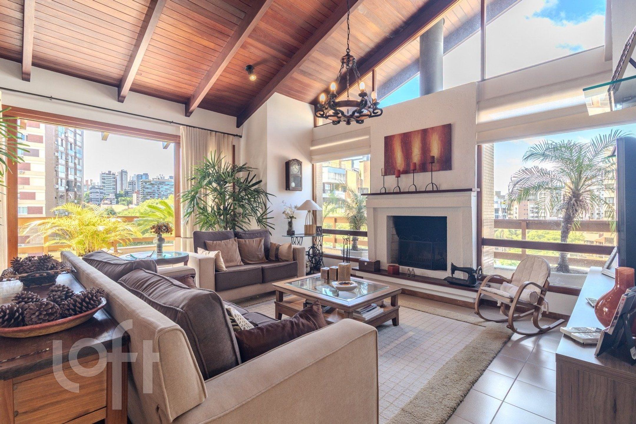 Apartamento com 269m², 3 dormitórios, 1 suíte, 2 vagas, Bela Vista em Porto Alegre