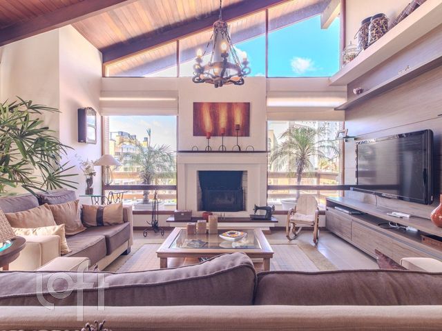 Apartamento com 269m², 3 dormitórios, 1 suíte, 2 vagas, Bela Vista em Porto Alegre