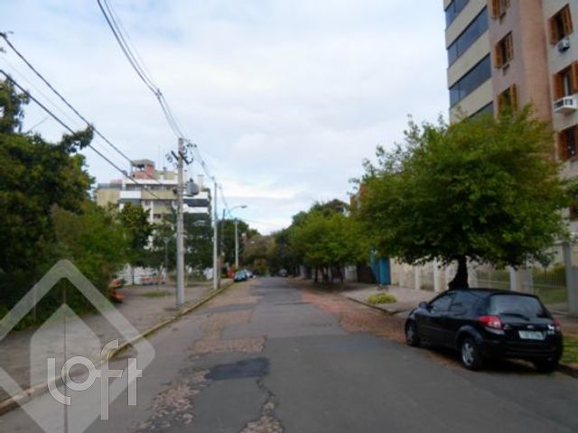 Casa com 279m², 2 dormitórios, 1 suíte, Petrópolis em Porto Alegre