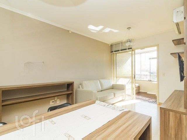 Apartamento com 69m², 2 dormitórios, 1 suíte, 1 vaga, Jardim Botânico em Porto Alegre