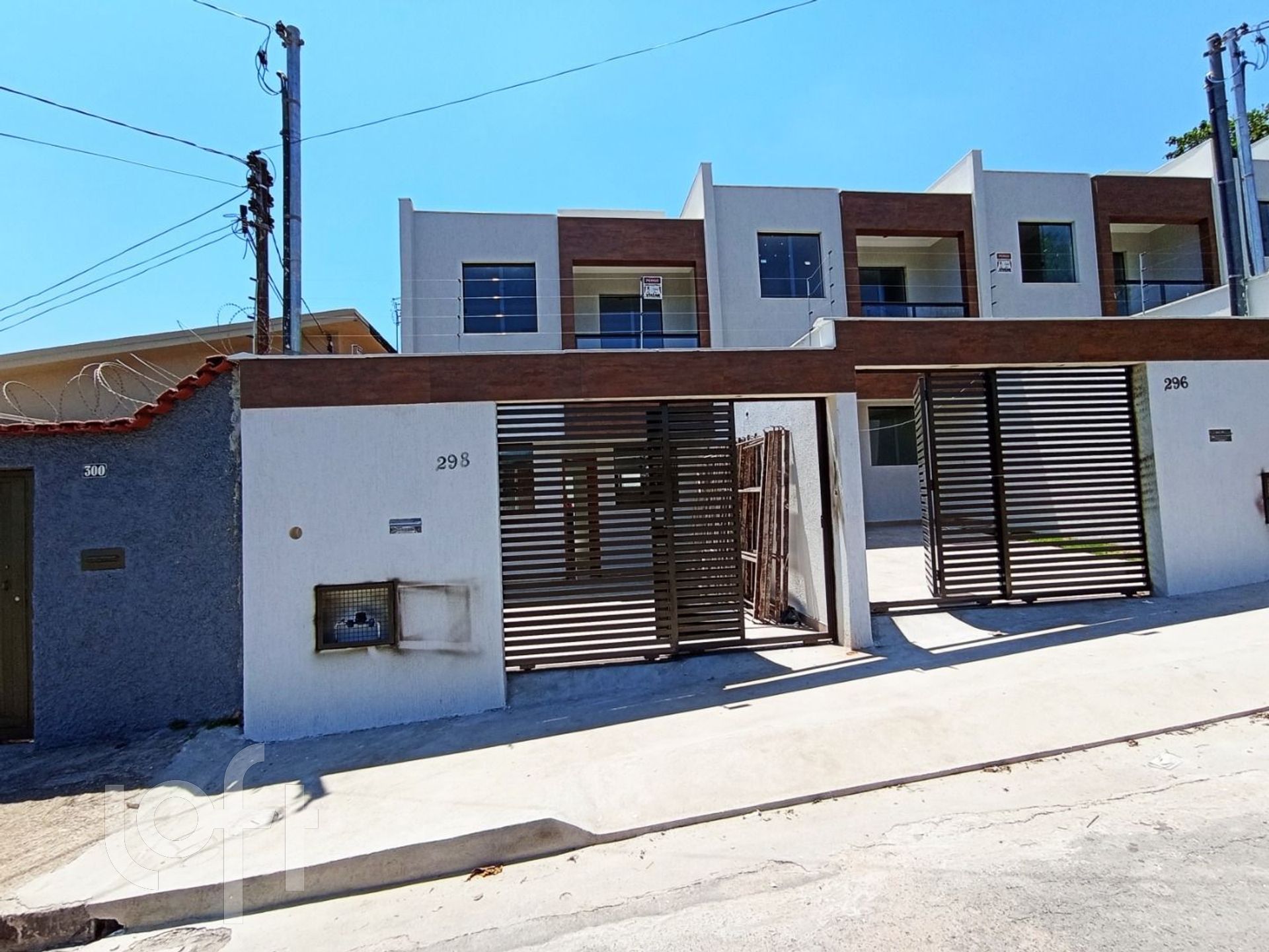 Casa à venda com 3 quartos, 88m² - Foto 1