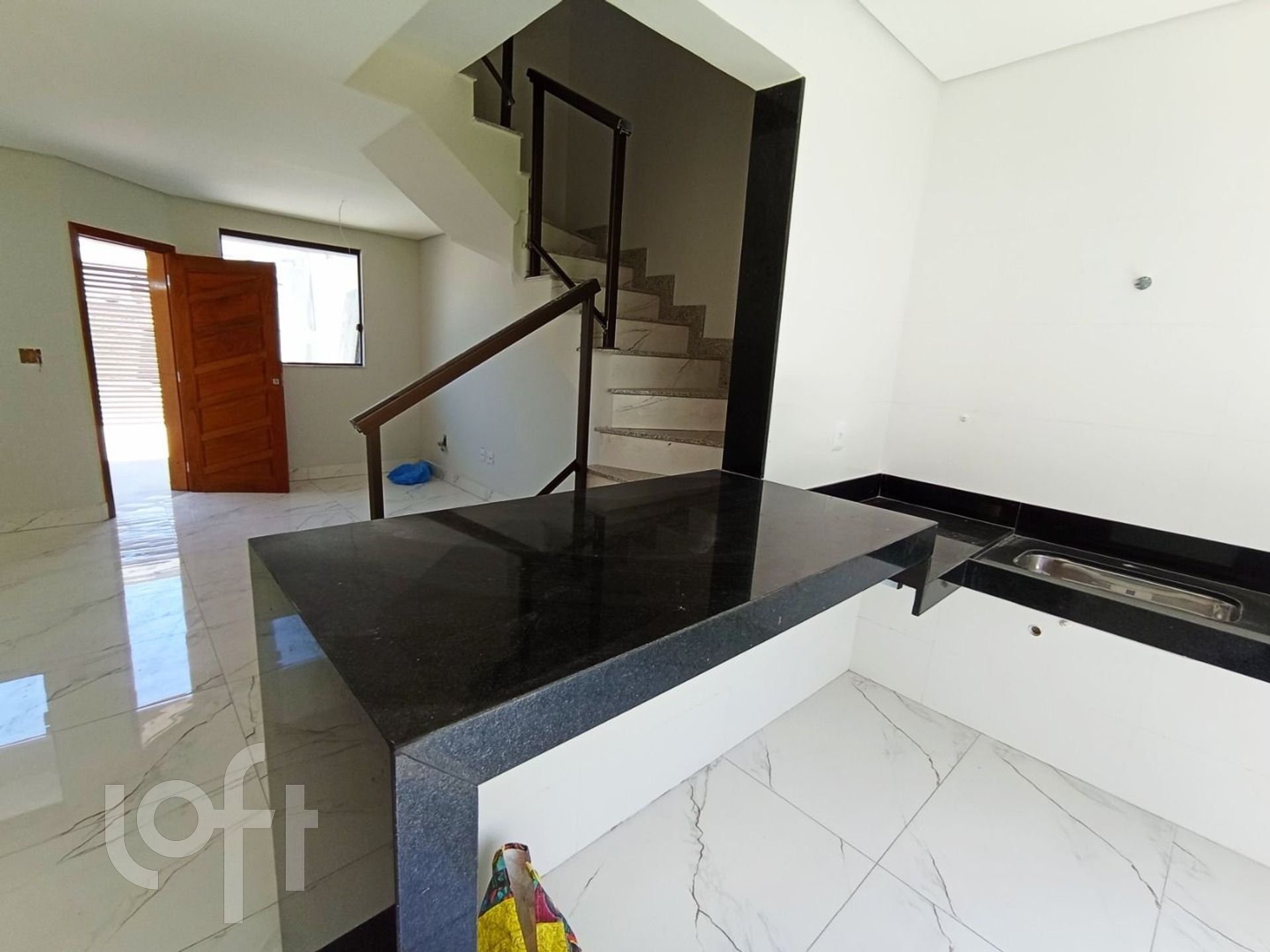 Casa à venda com 3 quartos, 88m² - Foto 14