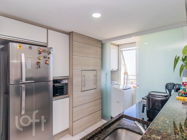 Apartamento com 62m², 2 dormitórios, 1 suíte, 2 vagas, Higienópolis em Porto Alegre