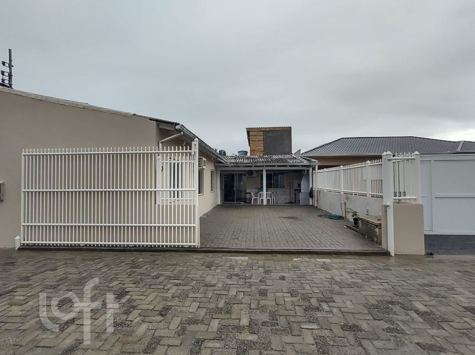 Casa Residencial com 98m², 4 quartos, 1 suíte, 2 garagens, no bairro Pinheira em Palhoça