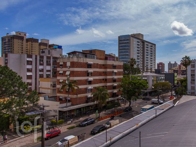 Apartamento com 80m², 3 dormitórios, 1 vaga, Menino Deus em Porto Alegre