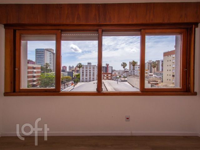 Apartamento com 80m², 3 dormitórios, 1 vaga, Menino Deus em Porto Alegre